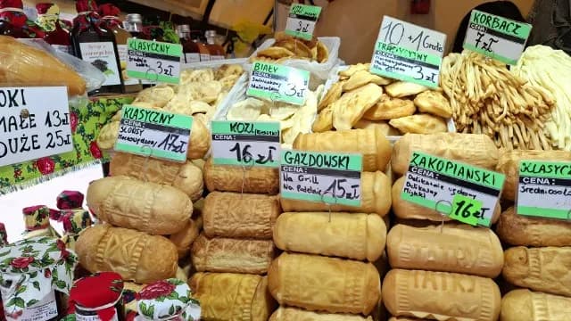 Gdzie w Zakopanem kupić prawdziwe oscypki – unikaj fałszywych serów