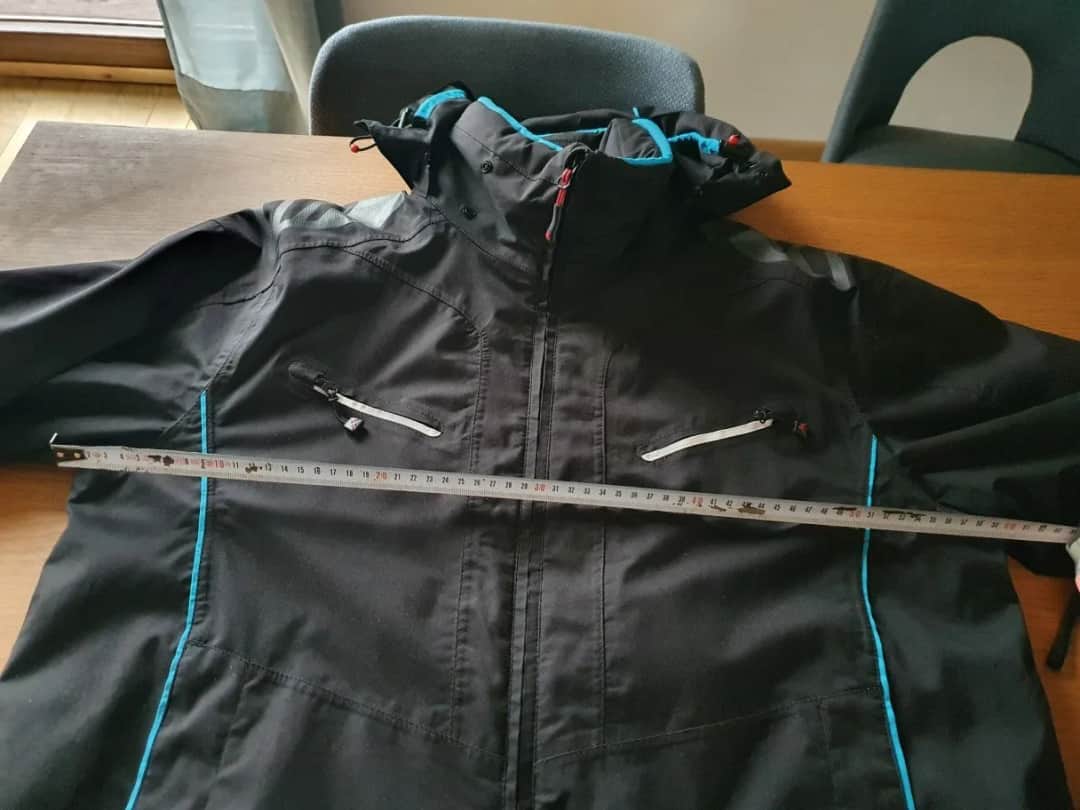 Jak wybrać idealną kurtkę narciarską? Opinie i porady na forum